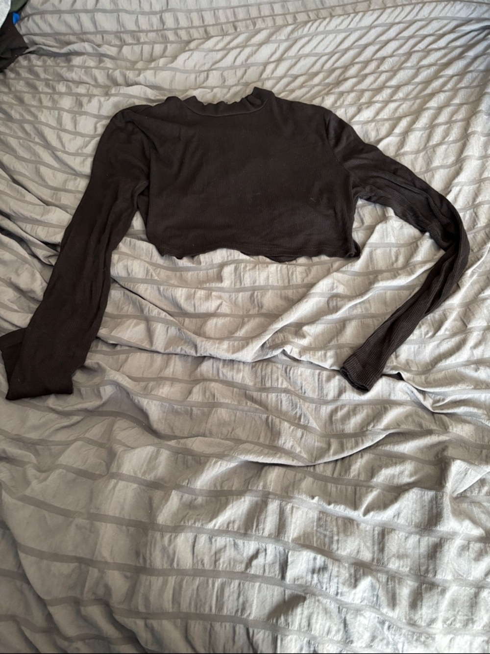 Crop Ribbed Long-Sleeve Top backless- Black